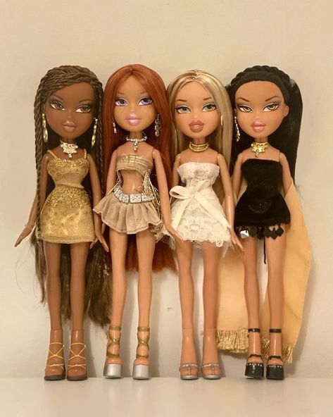 Bratz Doll Outfits Halloween, Bratz Fits, Bratz Aesthetic Outfit, Bratz Outfit, Bratz Outfits, Black Bratz, Bratz Fashion, Bratz Y2k, 2022 Happy New Year