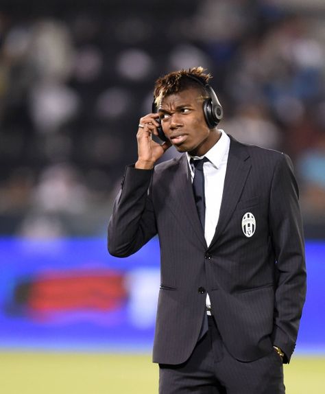 Paul Pogba - France - Juventus - MF - March 15, 1993 Pogba Pfp, Paul Pogba Juventus, Pogba Wallpapers, Pogba Juventus, Pogba France, Paul Pogba Manchester United, Football Players Photos, Drip Fits, Football Players Images