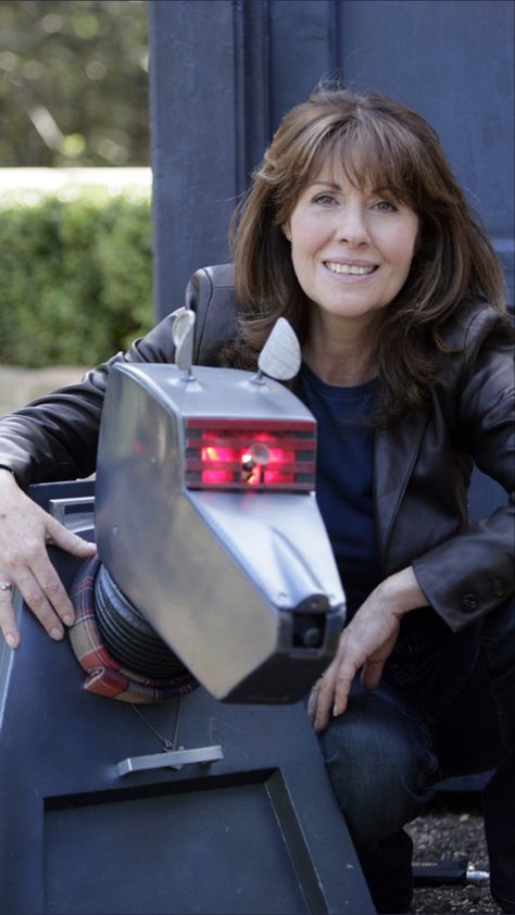 Elizabeth Sladen, Elisabeth Sladen, Sarah Jane Adventures, Best Dog Costumes, Doctor Who Cast, Sarah Jane Smith, Doctor Who Companions, William Hartnell, Classic Doctor Who