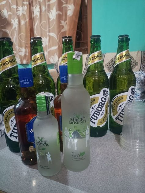 Carlsberg Beer Snap, Fake Beer Snaps, Tuborg Beer Snapchat, Kingfisher Beer Snap, Beer Pic, Kingfisher Beer, Messi Team, Flavoured Vodka, Daaru Party Pic