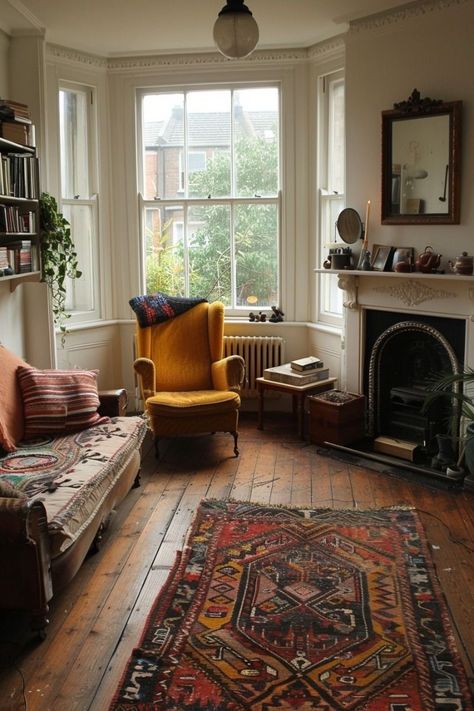 Small Living Room Makeover, Eclectic Boho Living Room, Boho Living Room Decor Ideas, Small Living Space, Eclectic Boho, Lounge Ideas, Boho Living Room Decor, Victorian Home, Up House