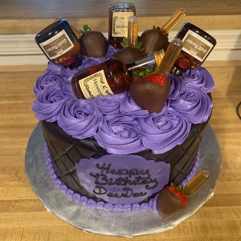 Purple Hennessy Cake, Birthday Cake Ideas Purple, Rum Birthday Cake, 31st Birthday Ideas, Cake Ideas Purple, 31st Birthday Ideas For Her, 21st Birthday Cake Alcohol, Bae Birthday, Hennessy Cake