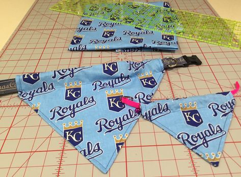 Dog Bandana Free Pattern Printable, Dog Hankerchiefs, Dog Scarf Pattern Free, Diy Dog Bandana Pattern, Dog Bandanas Pattern Over The Collar, Diy Dog Bandana, Bandana Diy, Dog Bandana Diy, Bandanas Diy