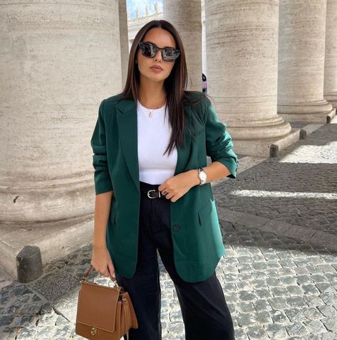 Dark Green Blazer Outfit For Women, Green Office Outfit, Green Blazer Outfit Work, Dark Green Blazer Outfit, Green Blazer Outfits For Women, Aztec Moon, Spring Jeans Outfit, Blazer 2024, Green Blazer Outfit