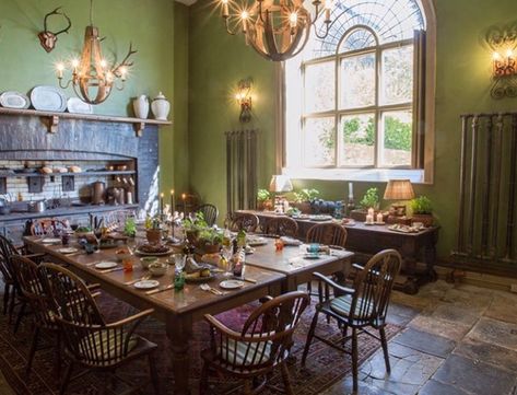 How to place the tables for a big party. Best Pork Crackling, The Pig Hotel, Pig Pics, Porter Magazine, Wood Oven, Country Hotel, Terracotta Plant Pots, Common Room, Rustic Stone