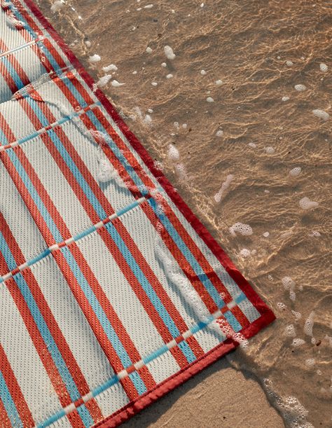 Lockdown-Inspired Woven Outdoor Picnic Mats, From One Of Our Fave Local Stylists! Outdoor Mats, Picnic Style, Top Architects, Melbourne House, Most Beautiful Gardens, Australian Architecture, Picnic Mat, Picnic Rug, Outdoor Summer