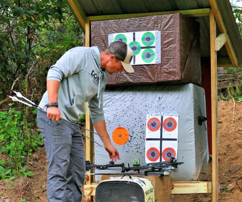 10 Best Homemade DIY Archery Target Ideas - Its Overflowing Homestead Rabbits, Homemade Smokers, Square Foot Gardening Plans, Archery Target Stand, Diy Archery Target, Diy Windmill, Homemade Compost, Rustic Lifestyle, Diy Archery