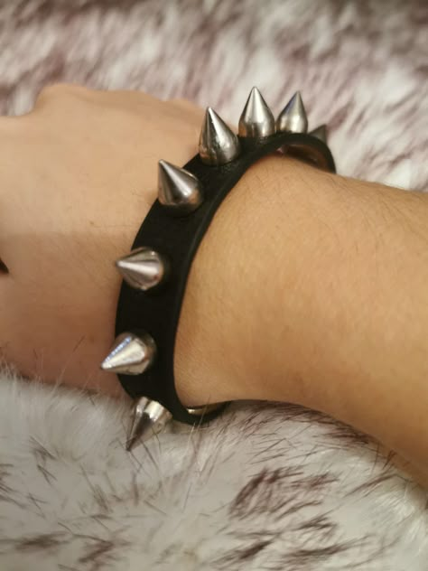 Spiked Bracelets Aesthetic, Spike Bracelet Aesthetic, 2004 Emo, Spiked Wristband, Spider Ocs, Outfits 2000s Style, Cute Belts, Punk Bracelets, Toralei Stripe