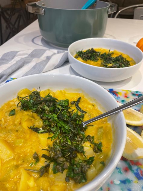 A creamy and chunky potato leek soup with a crunchy herby gremolata on top Leek And Potato Soup Recipe, Fried Toast, Creamy Potato Leek Soup, Rustic Potatoes, Leek And Potato Soup, Leek And Potato, Potato Leek, Potato Leek Soup, Dairy Free Yogurt