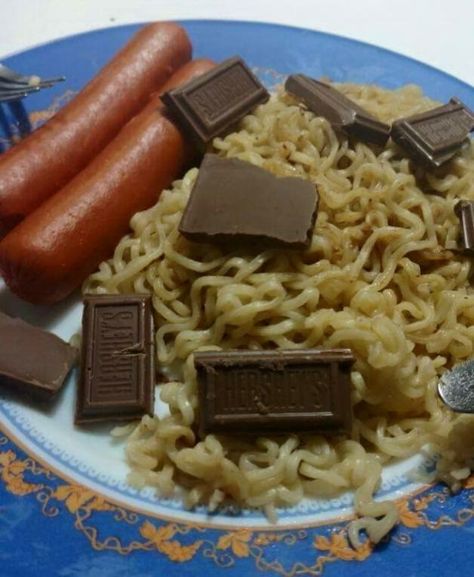 Gross Food, Weird Food, Hot Dogs, Nutella, Macaroni And Cheese, Noodles, Funny Pictures, Yummy Food, Ethnic Recipes