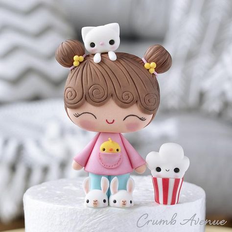 Kids Cake Toppers, Fondant Figures Tutorial, Cake Topper Tutorial, Fondant Cake Toppers, Tanah Liat, Fondant Toppers, Fondant Figures, Sugar Craft, Doll Cake