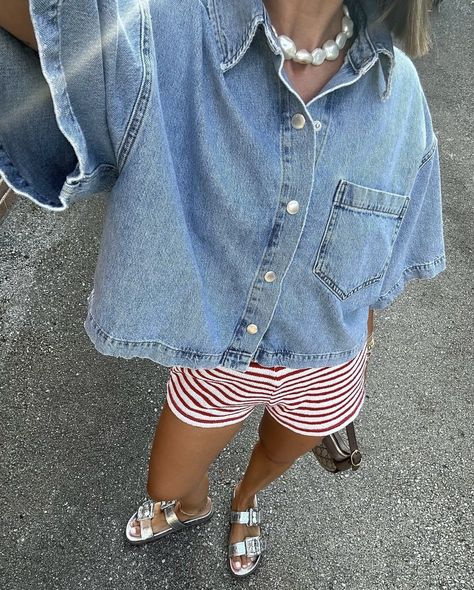 Denim Shirt Outfit, Cropped Button Down, Outfit Inspo Summer, Jean Vest, Instagram Theme, Mode Inspo, Looks Style, Vest Top, Spring Summer Outfits