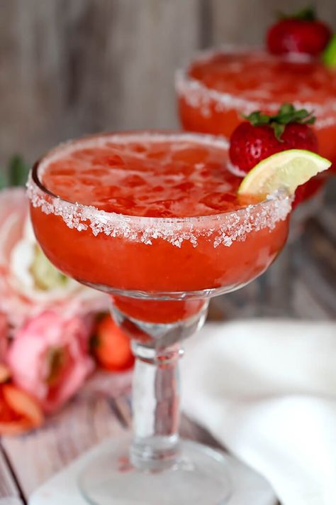 Strawberry Lemonade Margarita, Cherry Old Fashioned, Lemonade Margarita, Tequila And Lemonade, Friday Cocktails, Strawberry Tequila, Fresh Margarita, Yummy Summer Cocktails, Cherry Drink