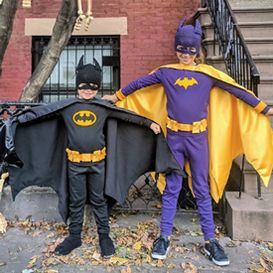 Diy Batman Costume, Batman Costume For Boys, Batman Costume Diy, Batman Diy, Batman Batgirl, Double Sided Fabric, Batman And Batgirl, Batman Costume, Diy Halloween Costume