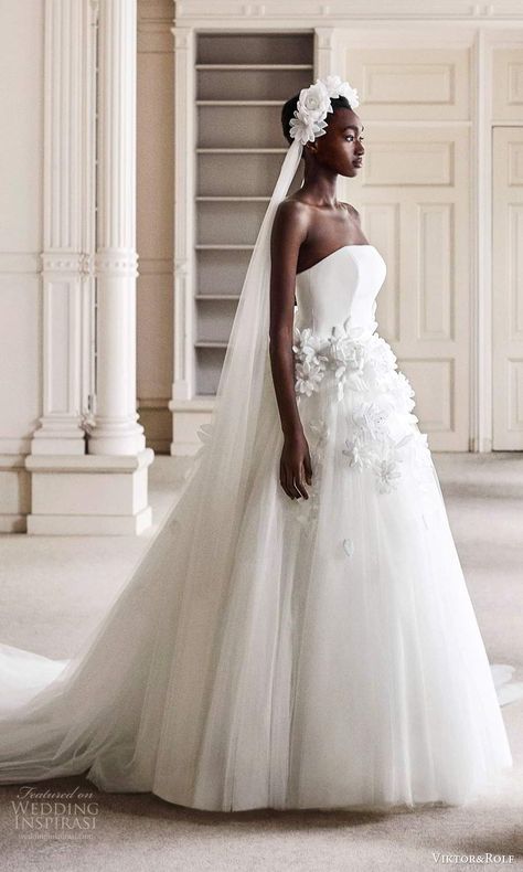 Viktor And Rolf, Wedding Inspirasi, Black Bride, Chapel Train, Civil Wedding, Dress Spaghetti, Princess Wedding, Best Wedding Dresses, Gown Wedding