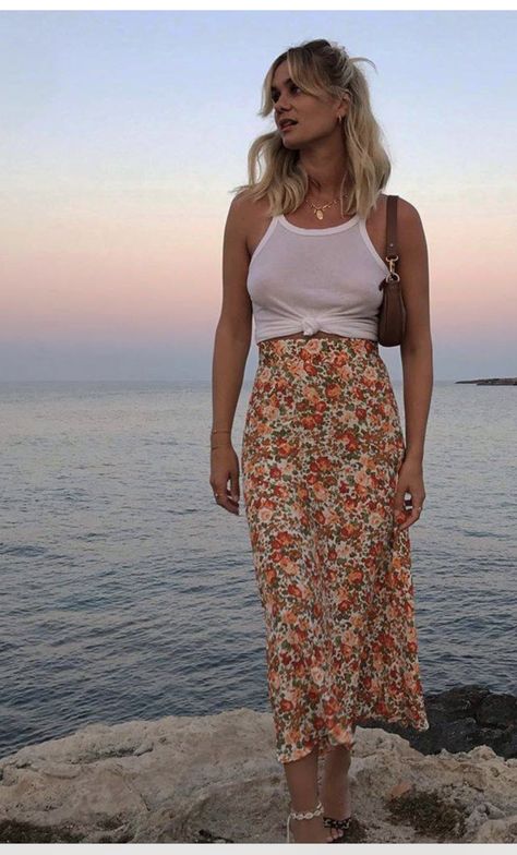 French Girl Summer Style, Floral Midi Skirt Outfit, French Girl Summer, Tank Top Outfit Ideas, Midi Skirt Outfits Summer, Paris Summer Outfits, Tank Top Outfit, Skirt Outfit Summer, Tank Top Skirt