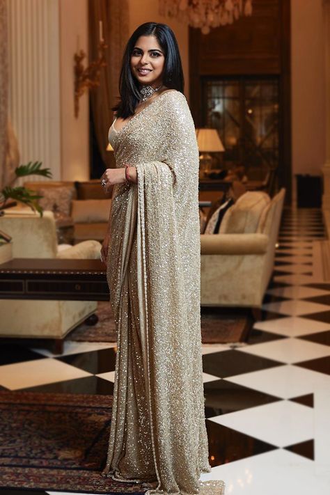 Isha Ambani, डिजाइनर कपड़े, Sabyasachi Sarees, Sarees For Girls, Indian Sari Dress, Anamika Khanna, Fancy Sarees Party Wear, Modern Saree, Anita Dongre