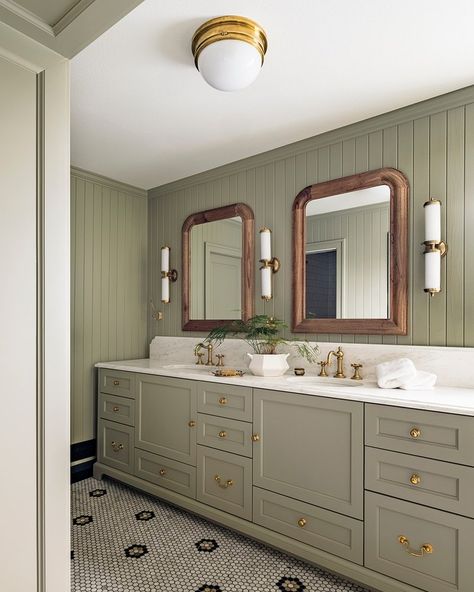 Green Paneling Bathroom, Green Panelling Bathroom, Double Sink Bathroom Ideas Decor, Double Sink Bathroom Vanity Ideas, Double Sink Bathroom Ideas, Modern Farmhouse Bathrooms, English Cottage Kitchens, Bathroom Paneling, Traditional Bathrooms