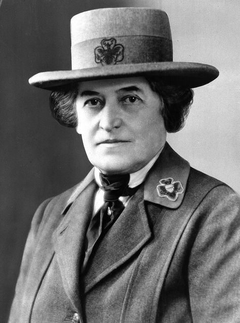 Mar. 12, 1912. Juliette Gordon Low founded the Girl Guides in Savannah, GA, which later became the Girl Scouts of America. Scout Quotes, Girl Scouts History, Juliette Gordon Low, Boy Scouts Eagle, Girl Scout Daisies, Girl Scouts Brownies, Georgia History, Happy 100th Birthday, Daisy Troop