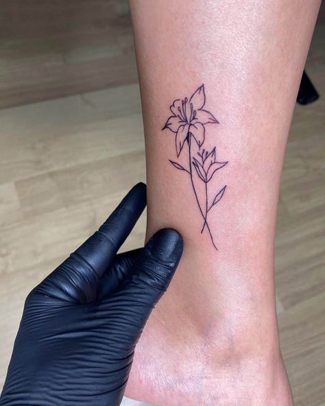 Rose And Jasmine Tattoo, Jasmine Flower Tattoo Men, White Jasmine Flower Tattoo, Butterfly Jasmine Flower Tattoo, Yellow Jasmine Tattoo, Jasmine Plant Tattoo, Jasmine Flower Tattoo Minimalist, Jasmine Flower Drawing Tattoo, Arabian Jasmine Flower Tattoo