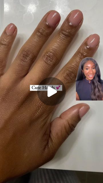 Dr Kemi Fabusiwa on Instagram: "Cute hands? 💅 I got you covered! ✨

- SPF is essential. ☀️ Protect your hands from the sun with a hand cream that has SPF. This helps prevent sun damage and hyperpigmentation. Slather it on all day long.
- Retinol for the win. ✨ This magic ingredient helps with wrinkles, uneven skin tone, and even hyperpigmentation. Use a hand cream with retinol before bed.
- UV gloves at the nail salon! Prevents your hands from burning 
Keep it up and you’ll have the cutest hands ever! 💕" Retinol Hand Cream, Watery Sun Gel, Uv Gloves, Hand Cream Homemade, Cute Hands, Hand Care Routine, Anti Aging Hand Cream, Wrinkles Hands, Natural Skin Care Remedies