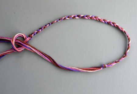 How to Make a Friendship Bracelet with a Simple Sliding Knot | ThriftyFun Simple Sliding Knot, Tie A Bracelet, Adjustable Bracelet Diy, Make A Friendship Bracelet, Diy Friendship Bracelets Easy, Slip Knot Bracelets, Friendship Bracelet Knots, Sliding Knot Bracelet, Making Friendship Bracelets