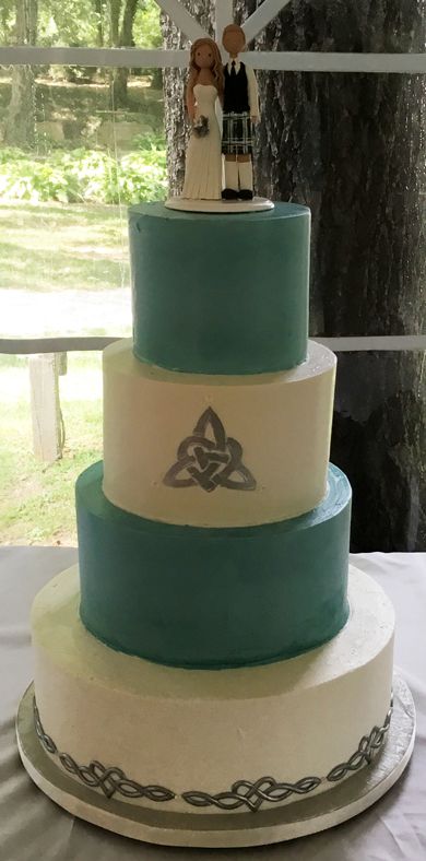 Celtic Wedding Cake Design, Celtic Wedding Cake, Viking Wedding Cake, Irish Wedding Cake, Celtic Wedding Invitations, Creepy Wedding, Irish Themed Weddings, Buttercream Wedding Cakes, Mt Joy