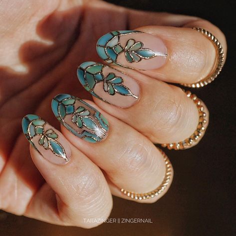 568 Likes, 44 Comments - Tara Zinger (@zingernail) on Instagram: “Marble Mozaic nails with rusty gold trim • All handpainted with gel polishes •” Mehendi Nails, Stained Glass Nails, Stained Nails, Glass Nails Art, Glass Nails, Nail Art Inspo, Get Nails, Nail Stuff, Cool Nails