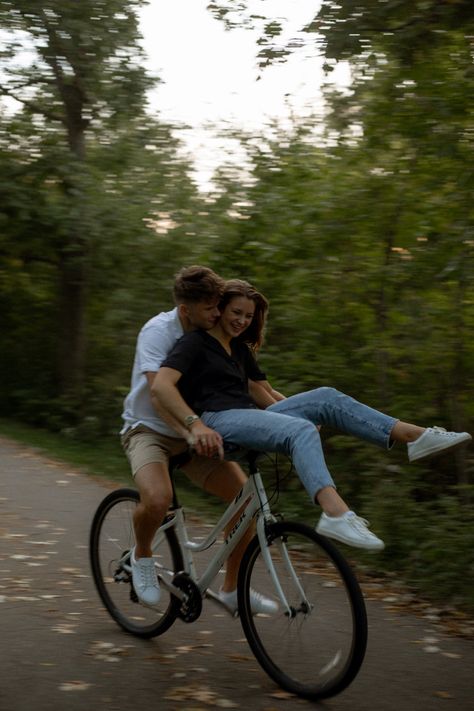 Couples Bicycle Photoshoot, Couple Bike Pose, Tandem Bike Photoshoot, Biking Engagement Photos, Bike Ride Photoshoot, Bicycle Engagement Photos, Couple Bicycle Aesthetic, Couple Bike Photoshoot, Bike Pictures Photo Ideas