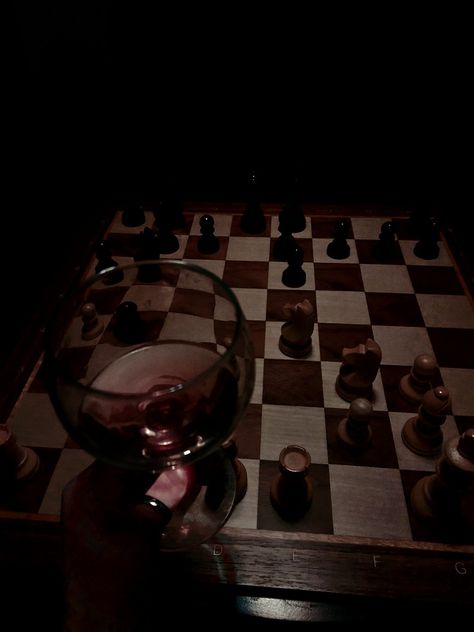 Dark Burgundy Aesthetic, Chess Aesthetic Dark, Aesthetic Chess, Burgundy Aesthetic, Black Vibes, Guilty Gear, Dark Burgundy, Cheshire Cat, Amazing Spiderman