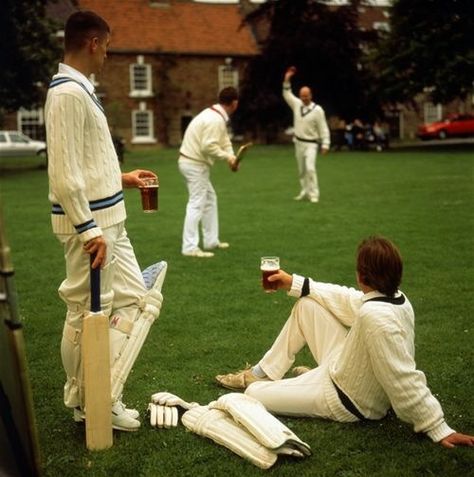 Ivy League Style, Super Rich Kids, Green Field, Old Money Style, Good Spirits, Rich Kids, The Secret History, Old Money Aesthetic, English Countryside