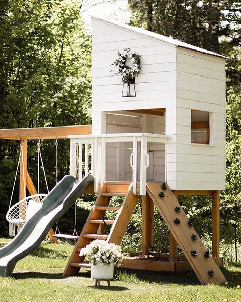 Montessori Playhouse Outdoor, Kid Playhouse Outdoors, Outdoor Play Houses For Kids, Outside Play Area For Kids, Children’s Garden, Outdoor Play House, Playset Makeover, Cottage Playhouse, Backyard Fort