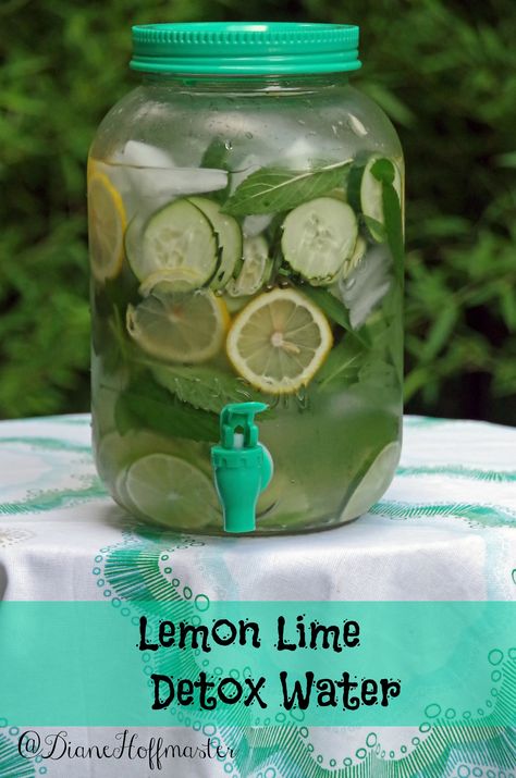 Lemon Lime Detox Water - Turning the Clock Back #sponsored Lemon Water Detox Recipe, Fat Flush Water, Lemon Water Health Benefits, Cucumber Detox Water, Lemon Juice Benefits, Water Detox, Hot Lemon Water, Lime Water, Lemon Health Benefits