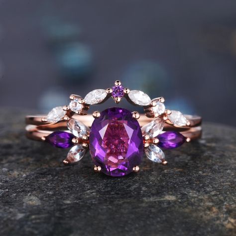 Purple Engagement Ring, Color Engagement Ring, Galaxy Cupcakes, Ruby Engagement Ring Vintage, Ruby Engagement Ring Set, Black Opal Engagement Ring, French Couple, Amethyst Wedding Rings, Opal Engagement Ring Set