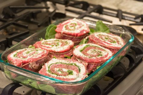 Flank Steak Pinwheels on Spinach Bed Flank Pinwheels, Flank Steak Pinwheels, Flank Steak Rolls, Steak Pinwheels, Spaghetti With Ground Beef, Steak Wraps, Beef Flank Steak, Beef Flank, Baked Steak