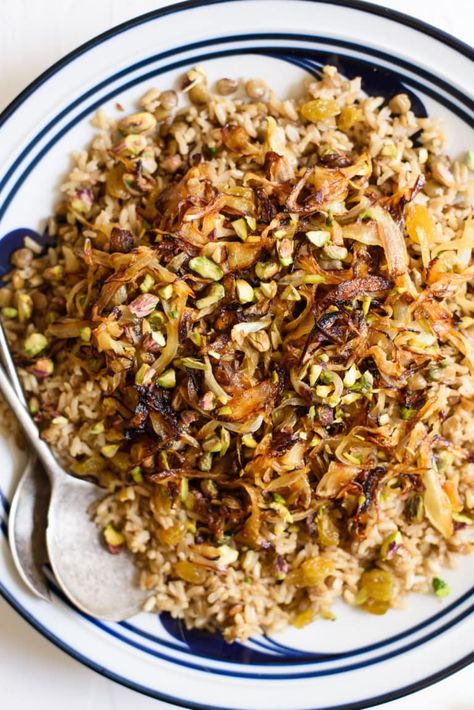 Middle Eastern Recipes: Mujadara (Brown Rice and Lentils with Browned Onions) #vegan #veganrecipes #cleaneating #brownrice #lentils Mujadara Recipe, Savoury Rice, Rice And Lentils, East Recipes, Middle East Food, Middle East Recipes, Middle Eastern Cuisine, Middle Eastern Dishes, Eastern Cuisine