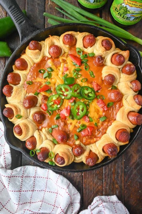 Sausage Beer Cheese Dip, Mini Hotdogs, Potluck Party Food, Hot Dog Appetizers, Hot Dog Crescent Rolls, Bbq Chili, Crock Pot Queso, Cheesy Chili, Mini Hot Dogs