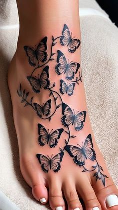 Butterfly Foot Tattoo, Cute Foot Tattoos, Ankle Tattoos For Women, Beautiful Tattoos For Women, Anklet Tattoos, Pretty Hand Tattoos, Mommy Tattoos, Butterfly Tattoos For Women, Tattoo Patterns