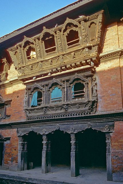 Wooden carved windows from Newari art Traditional Indian Architecture, Nepali Architecture House, Traditional Newari Architecture, Indian Haveli Architecture, Himalayan Architecture, Newari Architecture, Ancient India Architecture, Newari Art, India Architecture