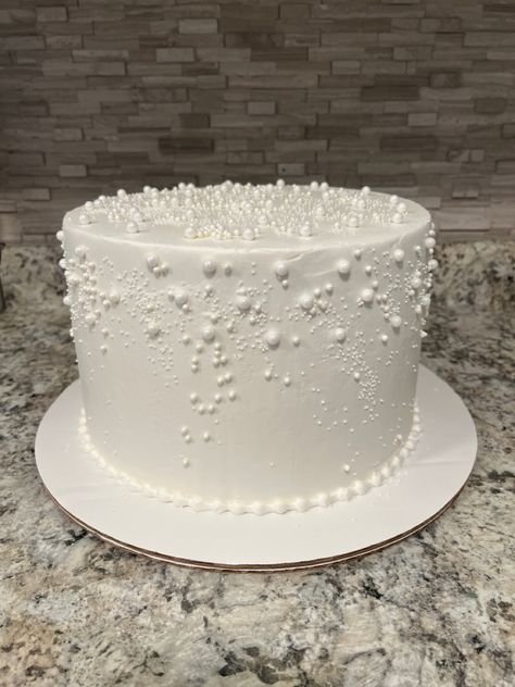 Pearl Wedding Cake 1 Tier, One Tier Wedding Cake With Pearls, Pearl Bridal Shower Cake, White Cakes Ideas, Heart Cake With Pearls, White Cake With Pearls, Birthday Cake With Pearls, White Party Cake, White Glitter Cake