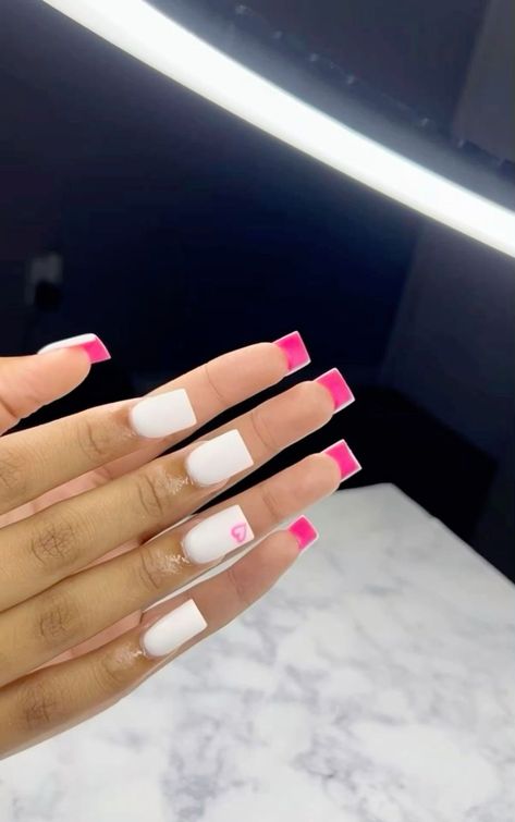 The latest nail style trend to hit Instagram is a creative way to celebrate the season. Users are uploading images of nails painted to look like the knit sweaters that are perfect for this time of the year.  .. Dope Nail Designs Mid Length, Nail Ideas Black Women, Simple Baddie Nails, Nail Salon Nails, Bts Nails, Short Nails Nail Art, Basic Baddie Nails, Nails Girly, Violet Nails