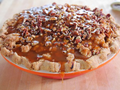 Caramel Apple Pie recipe from Ree Drummond via Food Network Caramel Apple Pie Recipe, Caramel Apple Pie Recipes, Apple Pie Recipe, Caramel Apple Pie, Pioneer Woman Recipes, Ree Drummond, Crumb Topping, Apple Pie Recipes, Caramel Apple