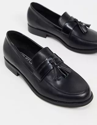 Men's Shoes & Trainers Sale | ASOS Tassel Loafers, Shoes Trainers, Truffles, New Shoes, Loafers Men, Dress Shoes Men, Apron, Tassels, Oxford Shoes