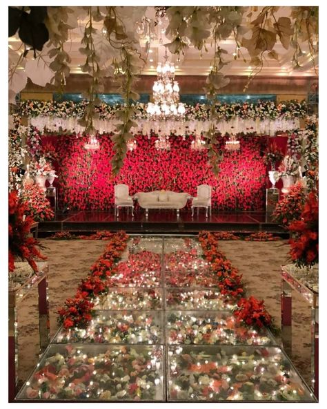 Decorating Ideas Wedding, Marriage Hall Decoration, Wedding Decoration Idea, Wedding Decorating Ideas, Ideas Wedding Decoration, Wedding Decorations Ideas, Engagement Stage Decoration, Reception Stage Decor, Wedding Stage Backdrop