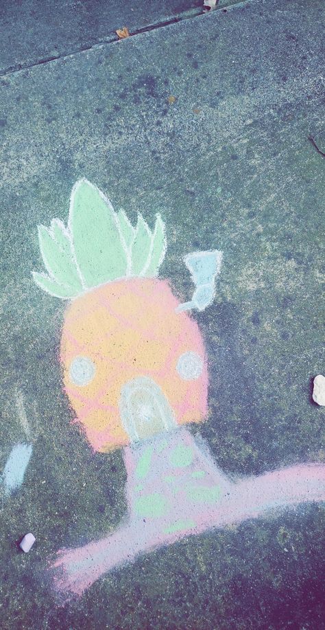 Spongebob Chalk Art, Disney Chalk Art, Cute Chalk Art, Aesthetic Chalk Art, Spongebob House, Chalk Activities, Fun Chalk Art, Chalk Art Ideas, Side Walk