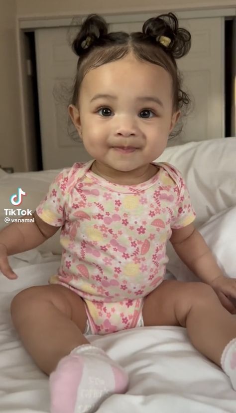 White And Mexican Babies, Light Skin Baby Girl, Mixed Baby Girl Hairstyles, Cute Babies Mixed, Light Skin Babies, Blaxican Babies, Mixed Baby Girl, Mixed Baby Hairstyles, Hispanic Babies