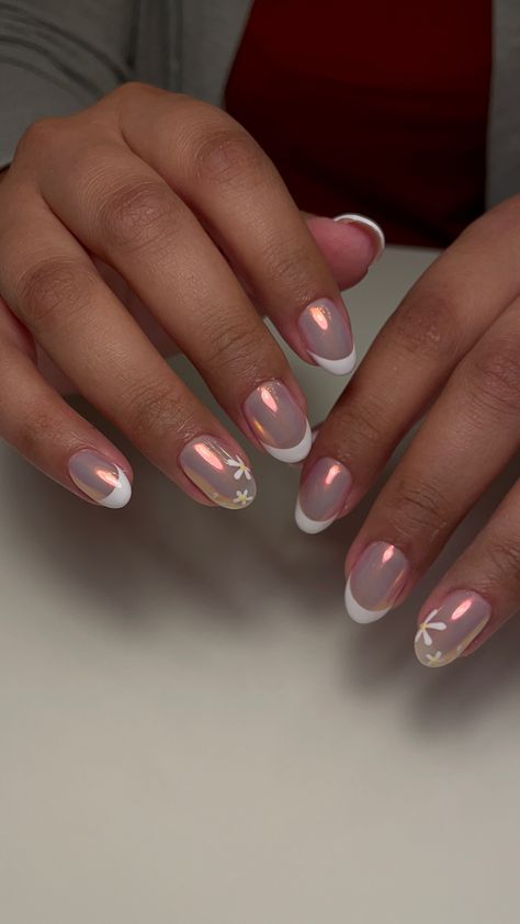 Chrome, nails, french nails, nail art, nail inspo, nail design, spring nails, summer nails, almond nails, natural nails French Crome Nails Design, French Chrome Nails Designs, Chrome Nails Designs French, Chrome Nails With Design, Crome Nails Designs, French Chrome Nails, Chrome Nails French Tip, Chrime Nails, Chrome Nails Silver