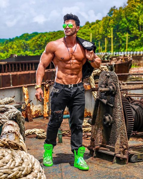 Sahil khan Says. Going Through Hard Times in Life Trust Me Your Time Will Change. ⏳ NOTHING LAST FOREVER Stay Positive, Stay strong Mind,  #staysafe  #StayHome #sahilkhan Sahil Khan Bodybuilder, Bodybuilder Wallpaper, Buff Guy, Sahil Khan, Muscle Bodybuilder, Wallpaper Full Hd, Body Builders, Gym Lover, Fitness Icon