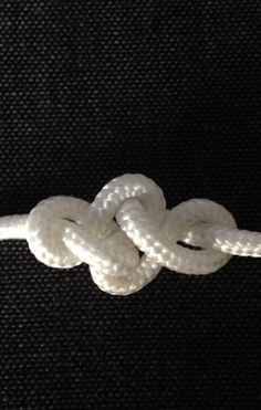 knots and clasps on Pinterest | Sliding Knot, Knots and Celtic Knots Celtic Knots Diy, Celtic Knot Tutorial, Bracelets Crafts, Sailor Knot Bracelet, Eternity Knot, Knot Rope, Braided Bracelet Diy, Homemade Bracelets, Knit Bracelet