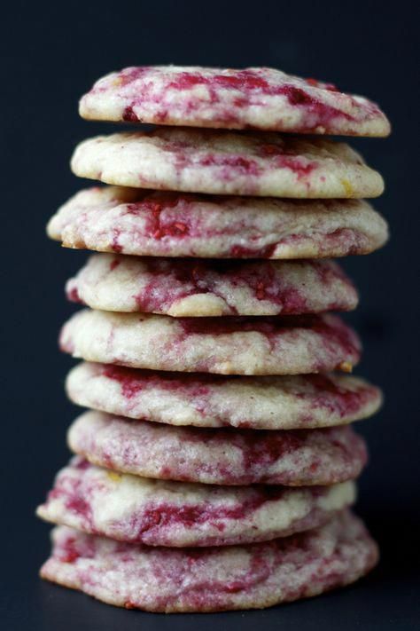 Raspberry Lemon Cookies, Lemon Raspberry Cookies, Resepi Biskut, Lemon Cookies Recipes, Raspberry Cookies, Dessert Aux Fruits, Lemon Raspberry, Lemon Cookies, C Is For Cookie